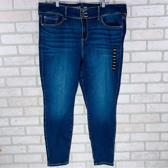 Torrid NWT Jegging Supersoft High Rise Jeans in Blue Grotto Wash Size 22 - Picture 3 of 10